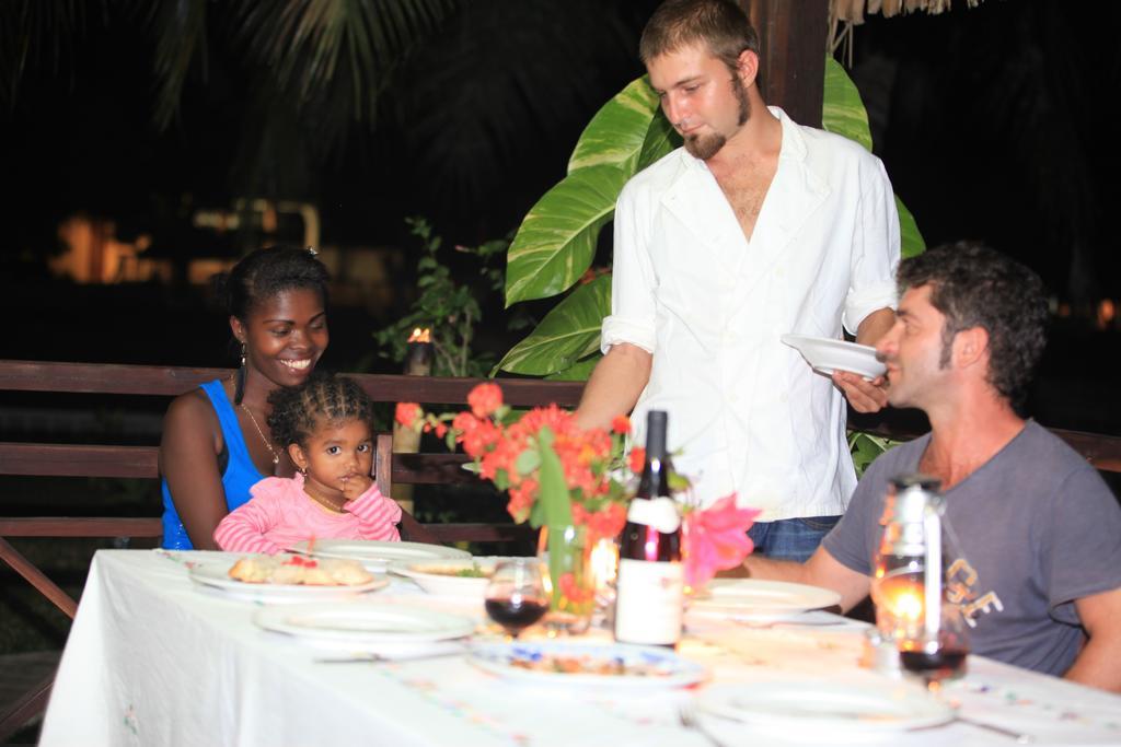 Ambondrona  Ylang Hotel מראה חיצוני תמונה