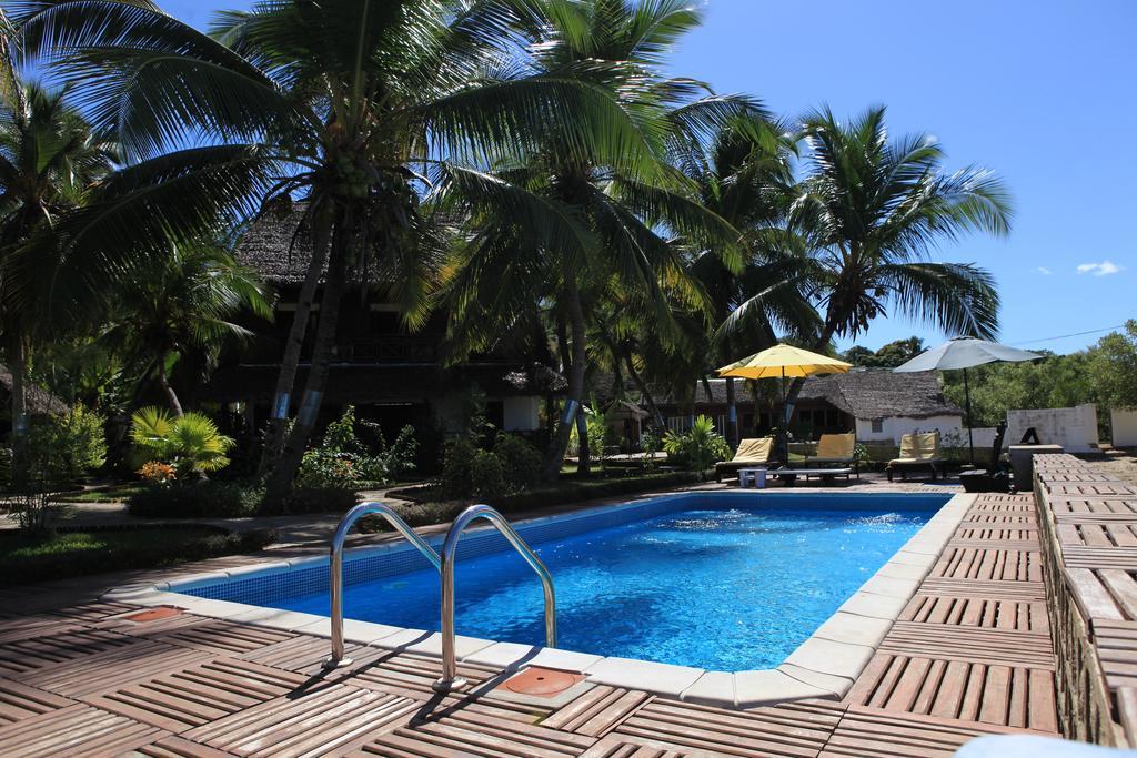 Ambondrona  Ylang Hotel מראה חיצוני תמונה