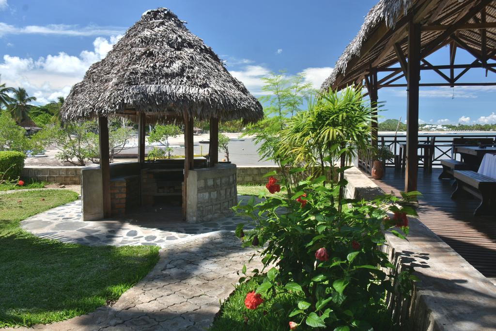 Ambondrona  Ylang Hotel מראה חיצוני תמונה